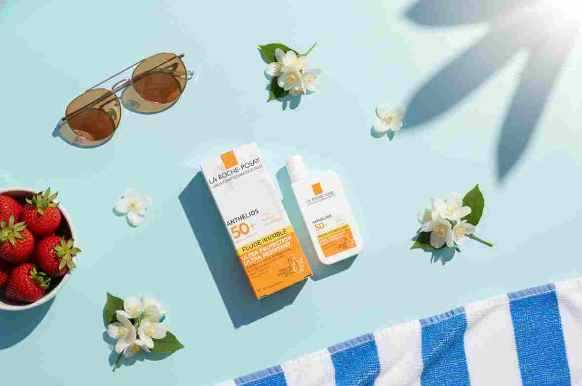 La Roche-Posay Anthelios Invisible Fluid SPF50+ – Ultra-Light, High UV Protection Sunscreen for Sensitive Skin with Mexoplex & Antioxidants